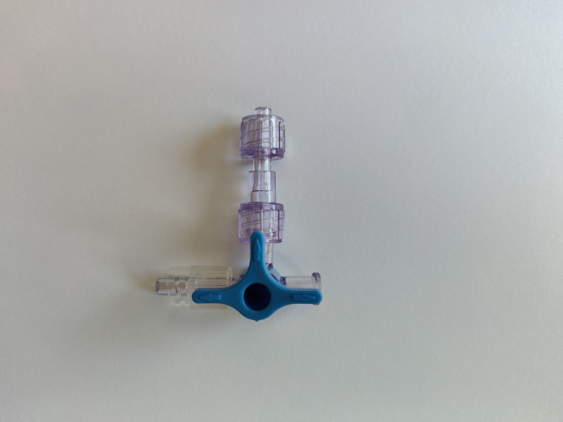 Figure 3: Tighten the double male connector to a switch side port