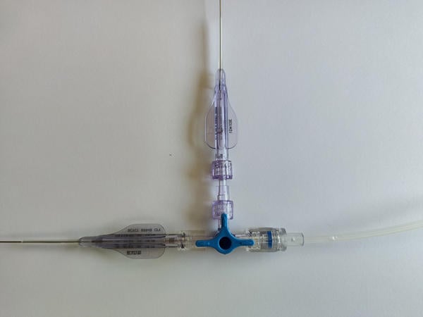 Figure 5: Connection between a balloon and male side port
