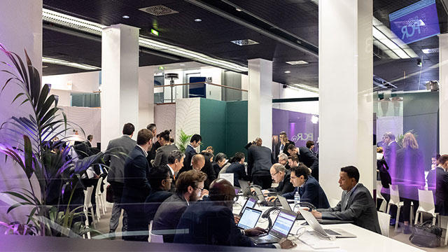 Speaker service center at PCR Courses