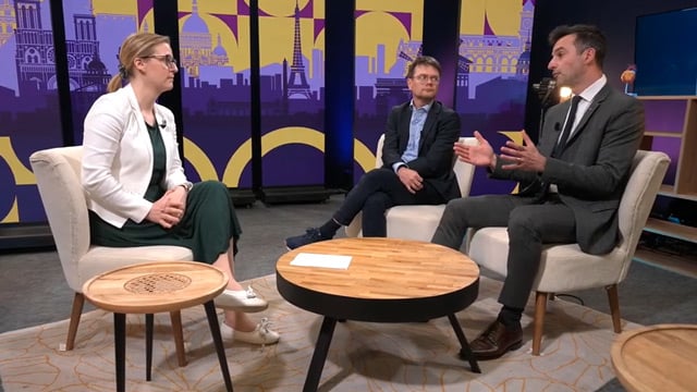 What are the learnings from the one-year VANTAGE TAVI outcomes in low/intermediate-risk patients?